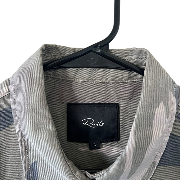 Rails Marcel Camo with Stars Snap Button Down - Picture 7 of 8